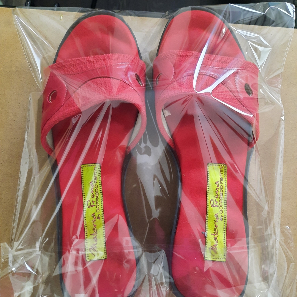 Vibrant Red Sandals with Crisscross Straps and Flat Sole